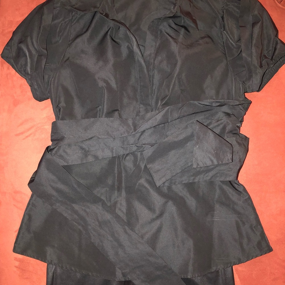 BCBGMaxAzria Black Short-Sleeve Collared Wrap Top - Picture 4 of 4